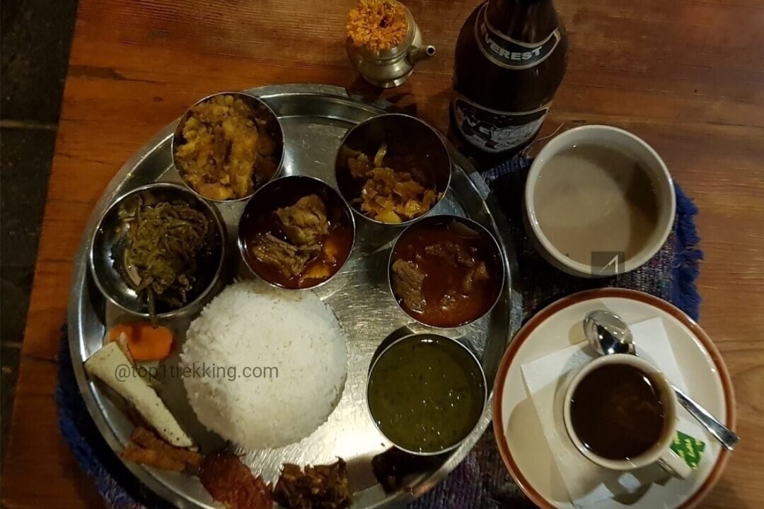 Món ăn truyền thống Thakali và Beer Everest