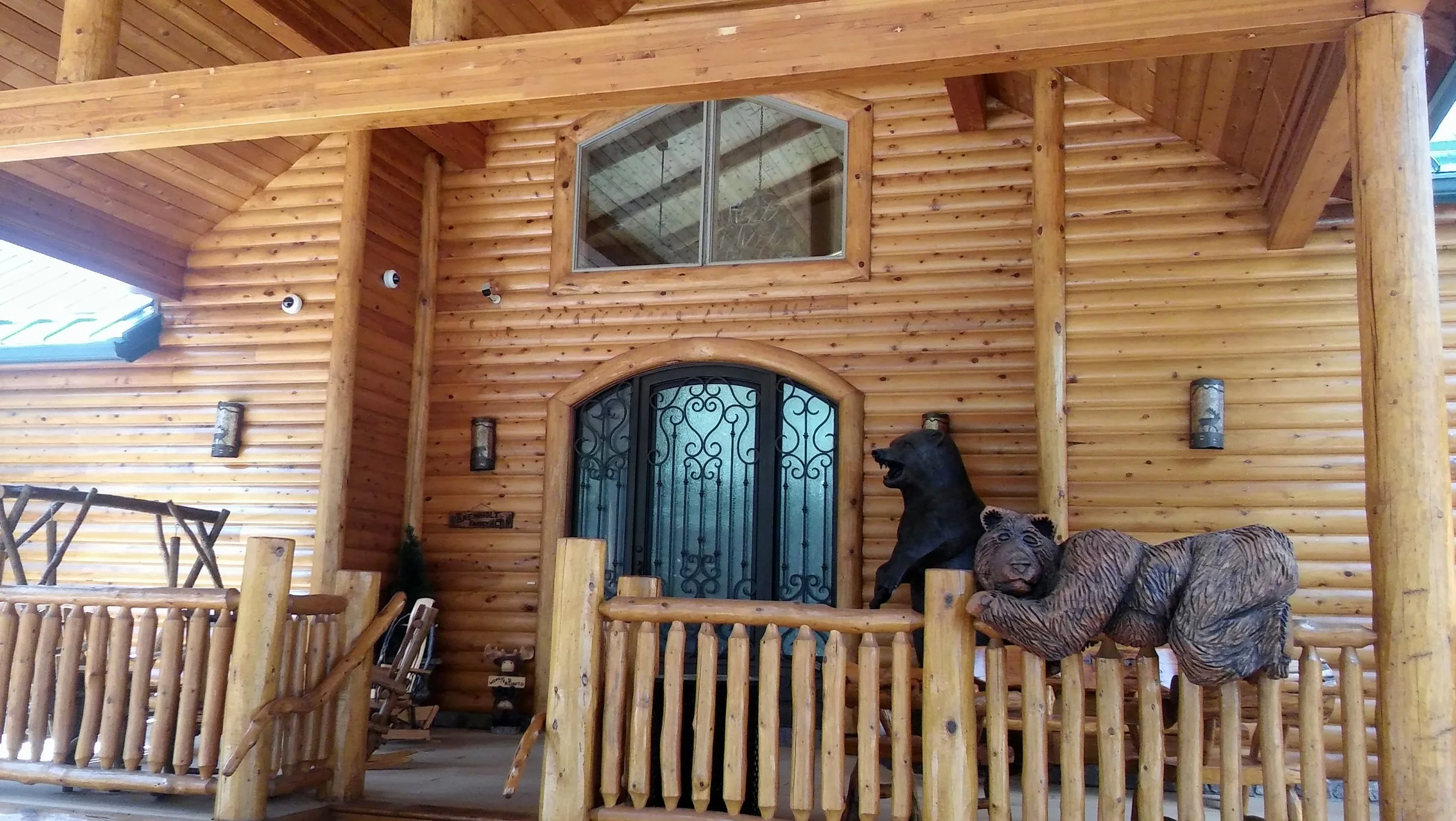 cabin-exterior (2).jpg