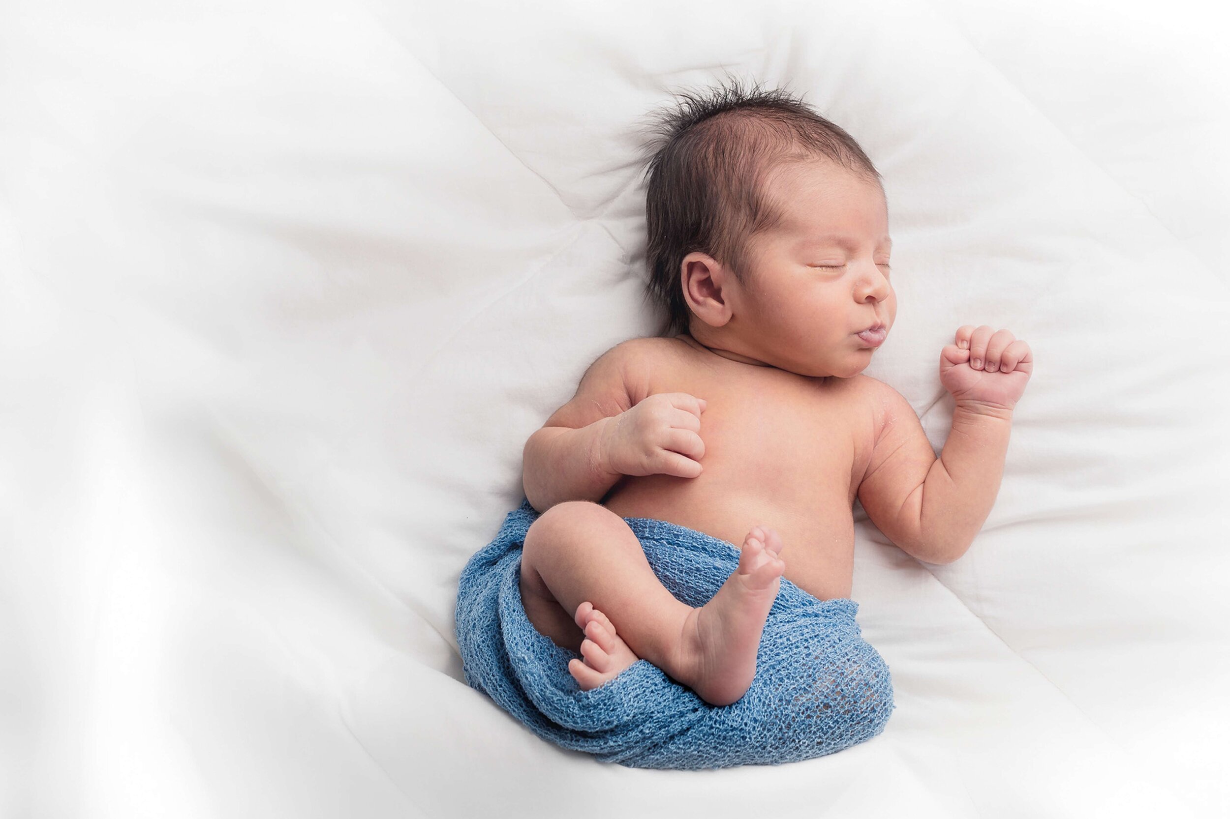 Newborn Family Photography Sydney Home - Grain and Weave00025.jpg