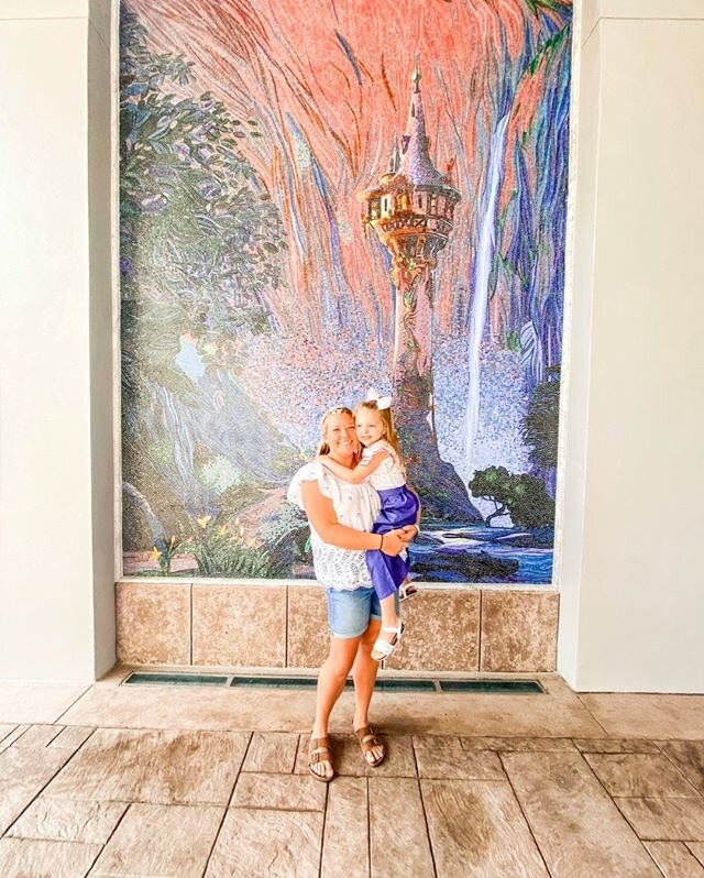 Just two weeks ago we were strolling around the new Riveria Resort! 💜👑
.
This new resort is gorgeous! We had a mini photo shoot at the mosaic murals 🙃 I read that more than 1 million tiles were hand cut and laid to create the Tangled scene 😱 If y