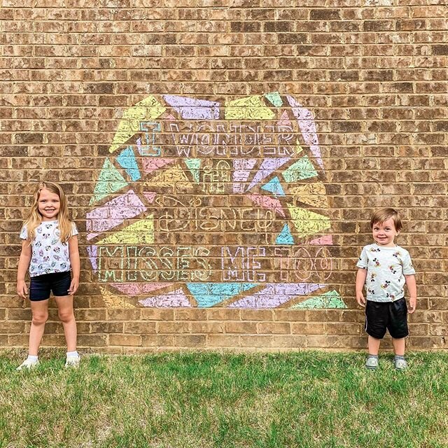 Well @waltdisneyworld do you?!
.
.
.
#wdw #waltdisneyworld #disneymemories #disneylifehappylife #disneylife #disneykids #mydisneyside #disneyathome #disneyart #disneysidewalkchalk #missingdisney #disneydaydreaming #disneyfamily #disneyaccount