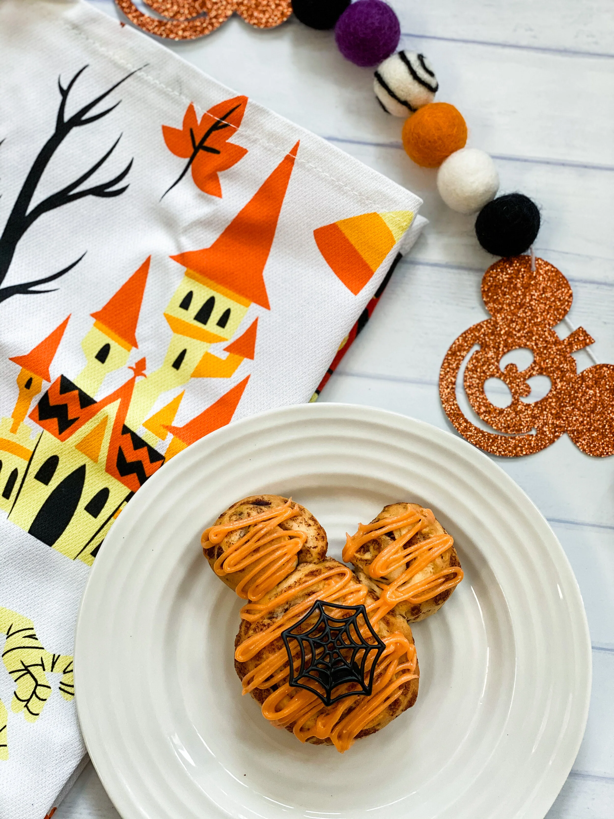 Mickey Spider Web Cinnamon Roll