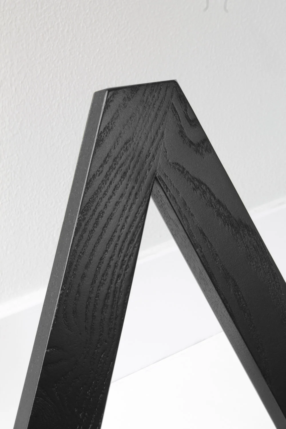 Black+Stol+Detail.jpeg