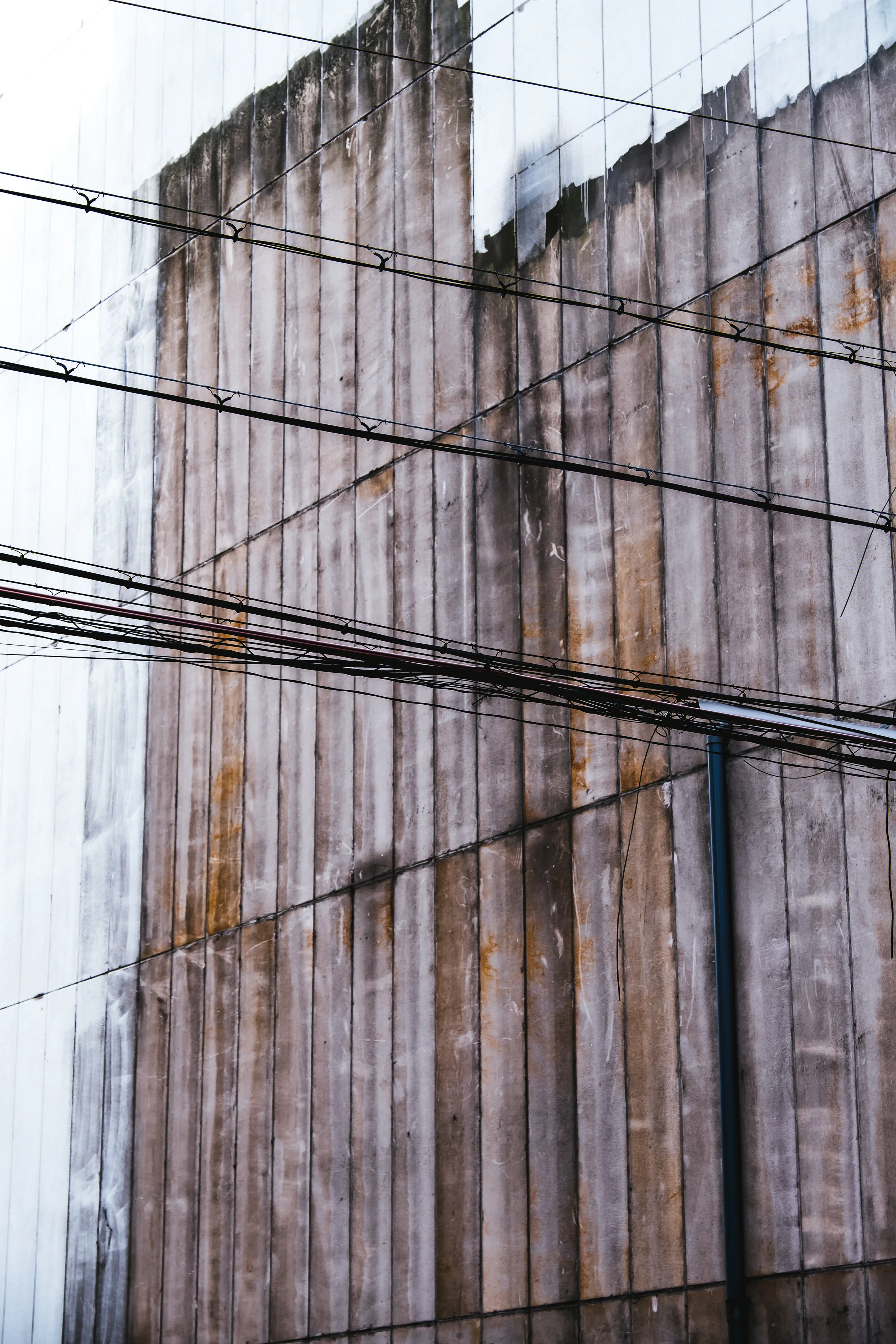 Osaka-wall-decay-1.jpg