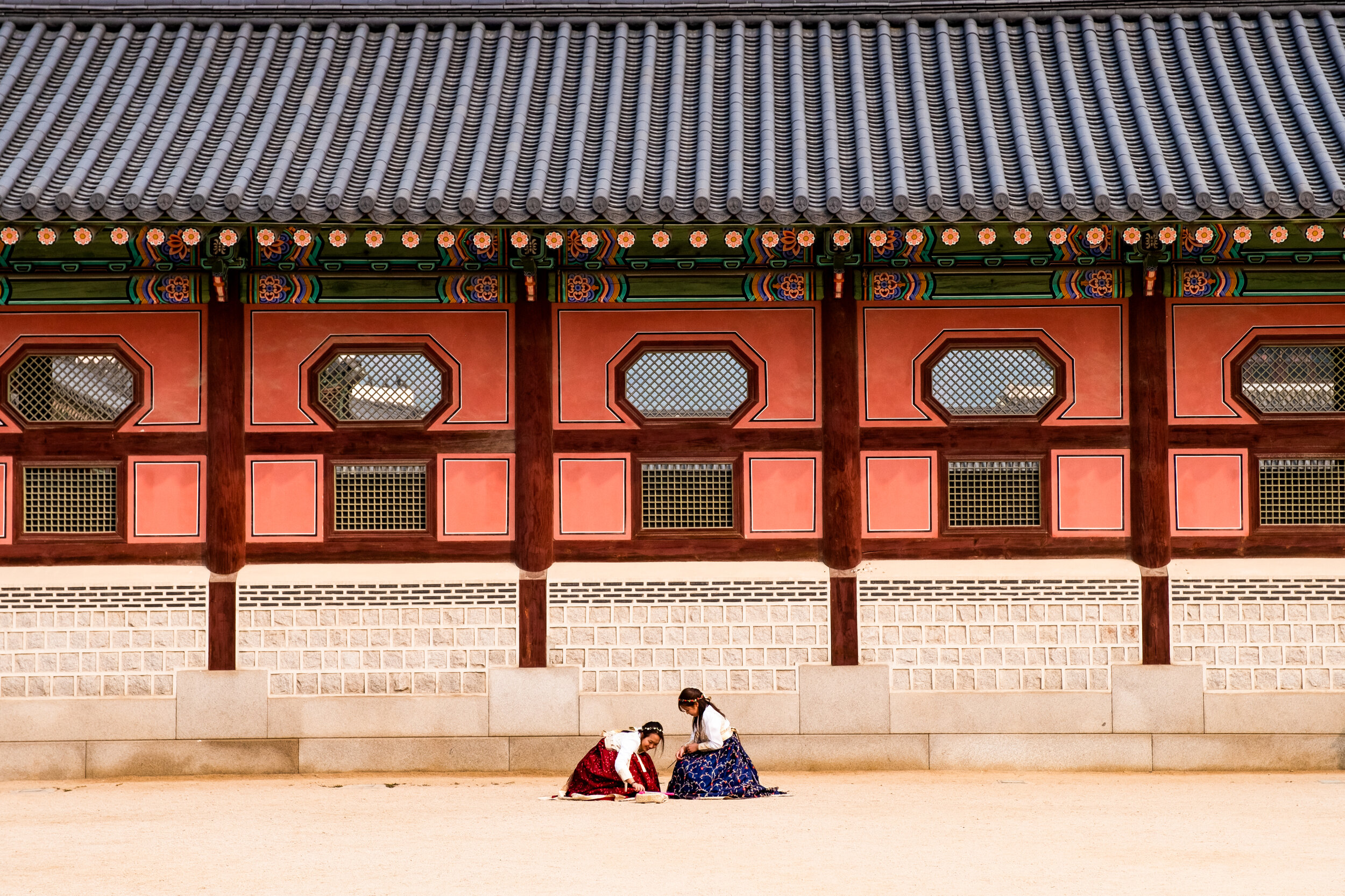 girls-gyeongbukgung.jpg