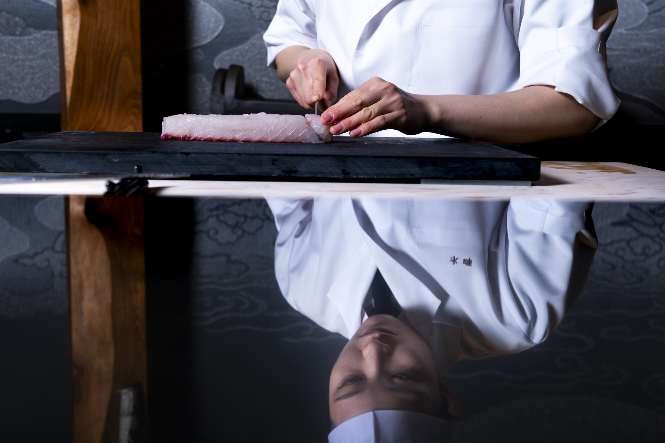 Ritz-Carlton-Kyoto-sushi-cutpg.jpg