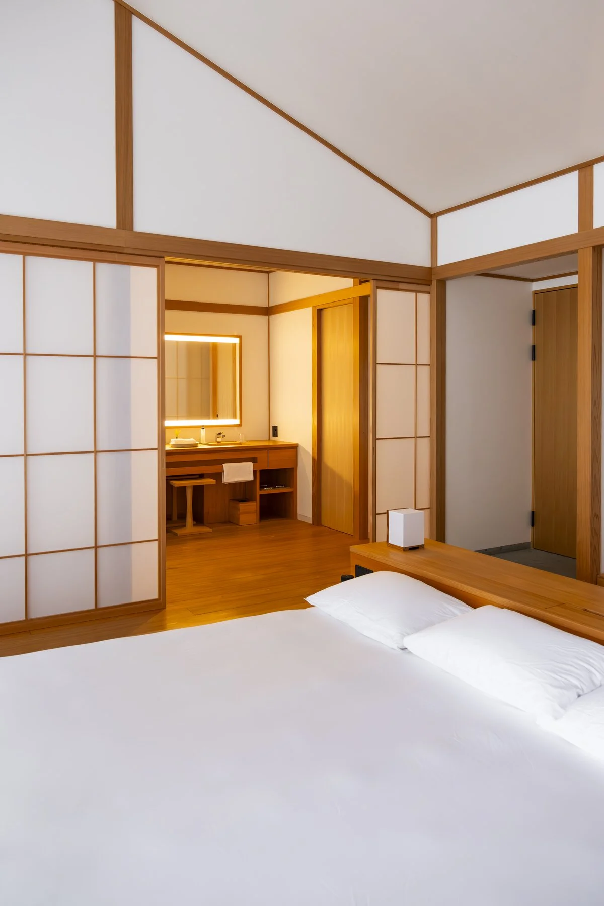Azumi-Setoda-Room-Interior-17.jpg