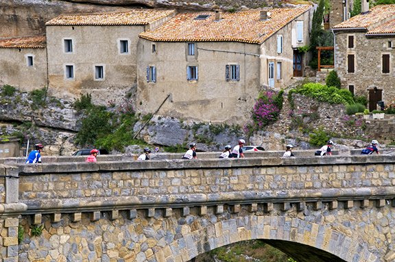 27_bikers on bridge_minerve.jpg