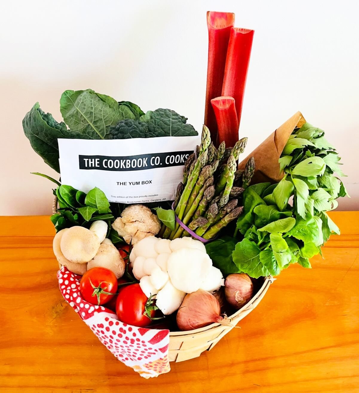 ✨Produce🥬Boxes🧄Are🌿Back!✨

Our produce boxes are a gathering of fresh Alberta and BC produce, accompanied by recipes that will keep you cooking all season long.

May 25 Box
Wild Green Garlic
Morel Mushrooms
Butter Lettuce
Asparagus
Rhubarb
Green O