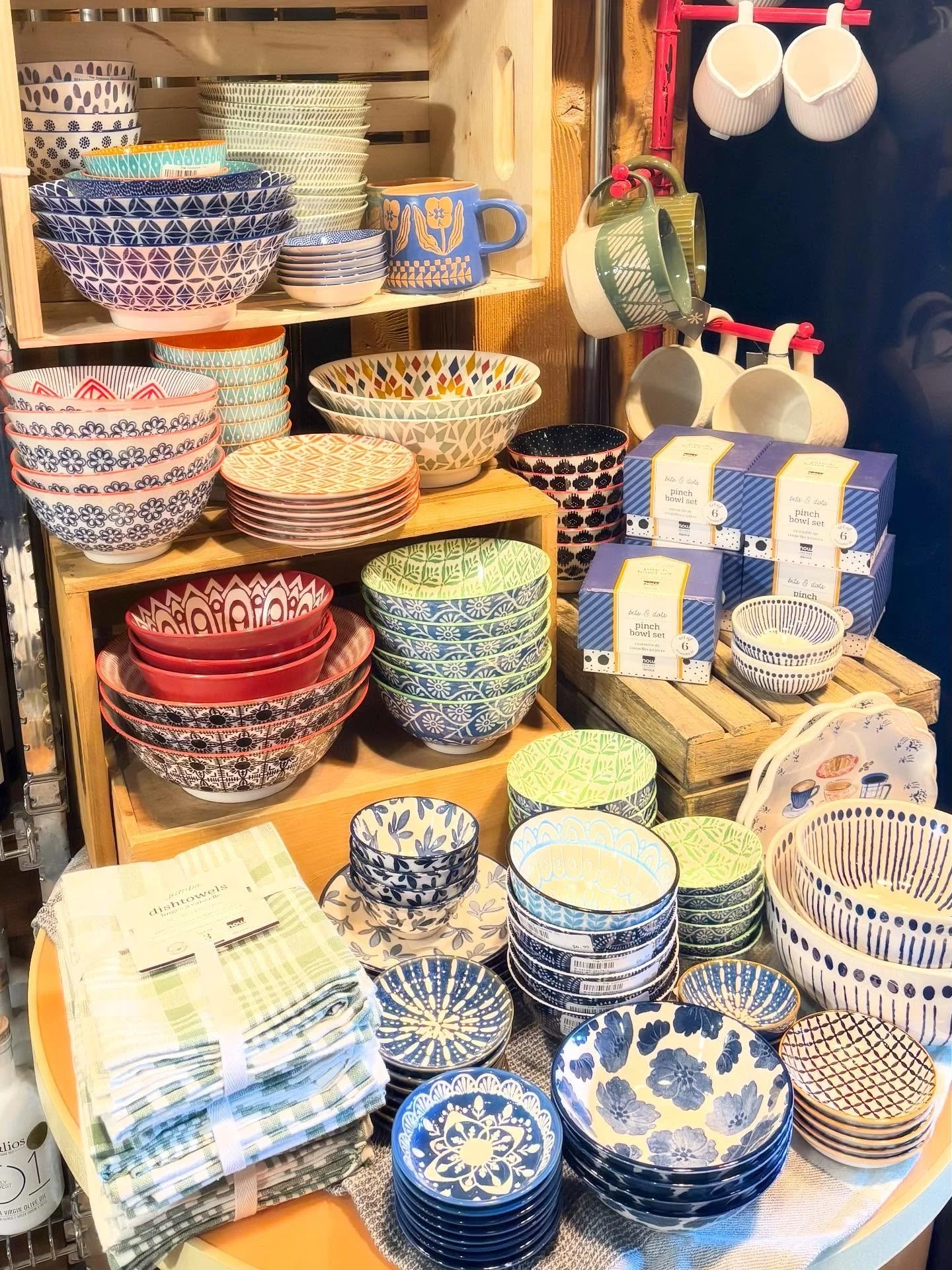 ✨ Bowl goals! 
🍜 Ramen bowls
🥣 Cereal bowls
🍨 Icecream bowls 
Come by and stock up on these incredi-bowls! 
#yum #AllThingsCulinary #TheCookbookCo #Calgary #Beltline #ShopLocal #FoodAndWine #CalgaryFood #bowl #bowls #Pasta #soup #ramen #icecrea