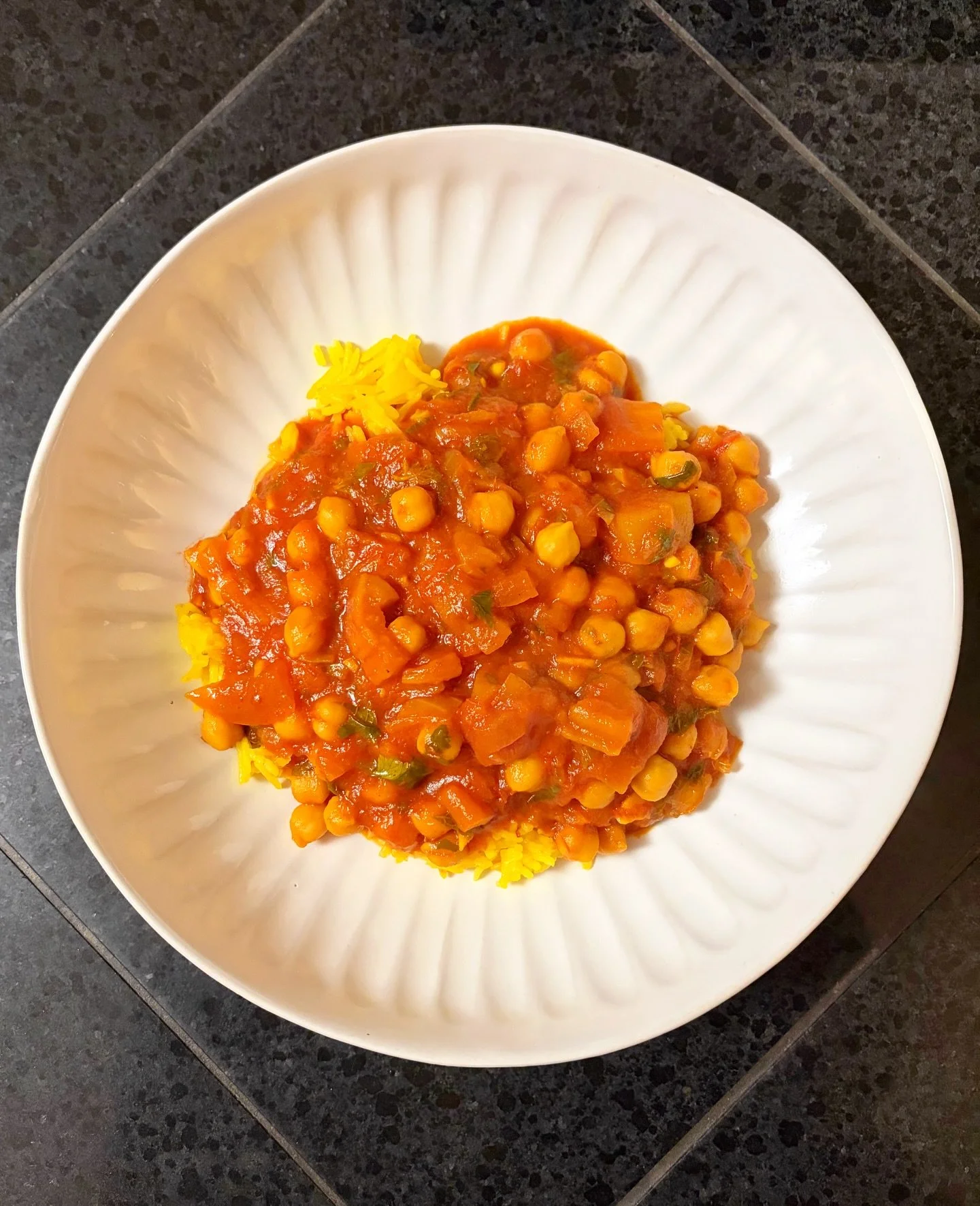 ✨The Recipe of the Week is here and she&rsquo;s a beaut! Bright, balanced, and a little bit decadent, this lovely dish is also vegetarian and gluten free. From Adriana&rsquo;s Kitchen: Eggplant Chickpea Khoresh with Buttery Saffron Rice. Yum!

For th