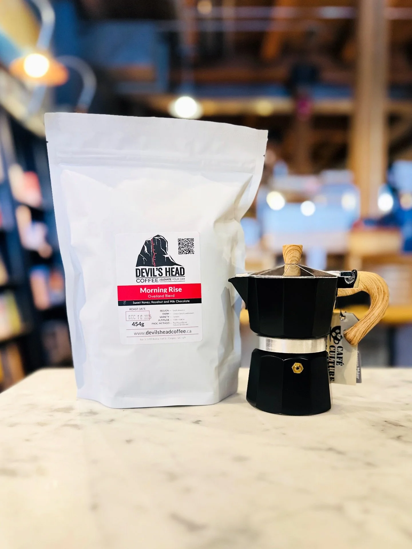 ✨☕️ It&rsquo;s the first Monday of the year, and we might need a few cups of ambition&hellip; 

We have a variety of locally roasted @devils_head_coffee beans, along with some chic stovetop espresso pots and French press coffee makers. Bon courage!

