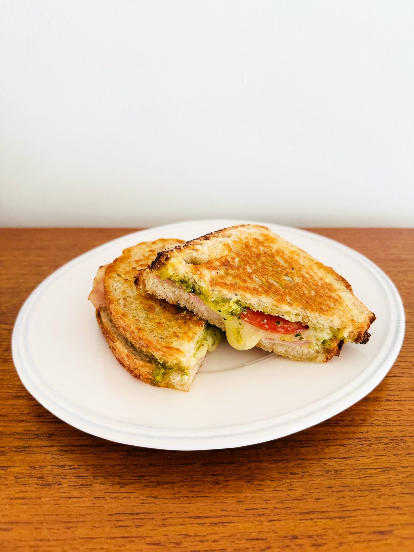 ✨Hello, everyone! We would like you to meet our new favourite sandwich. Actor, author, and food lover / influencer Stanley Tucci featured this lovely little snack on his Instagram feed, and what can we say? We were influenced. An unctuous, gooey deli