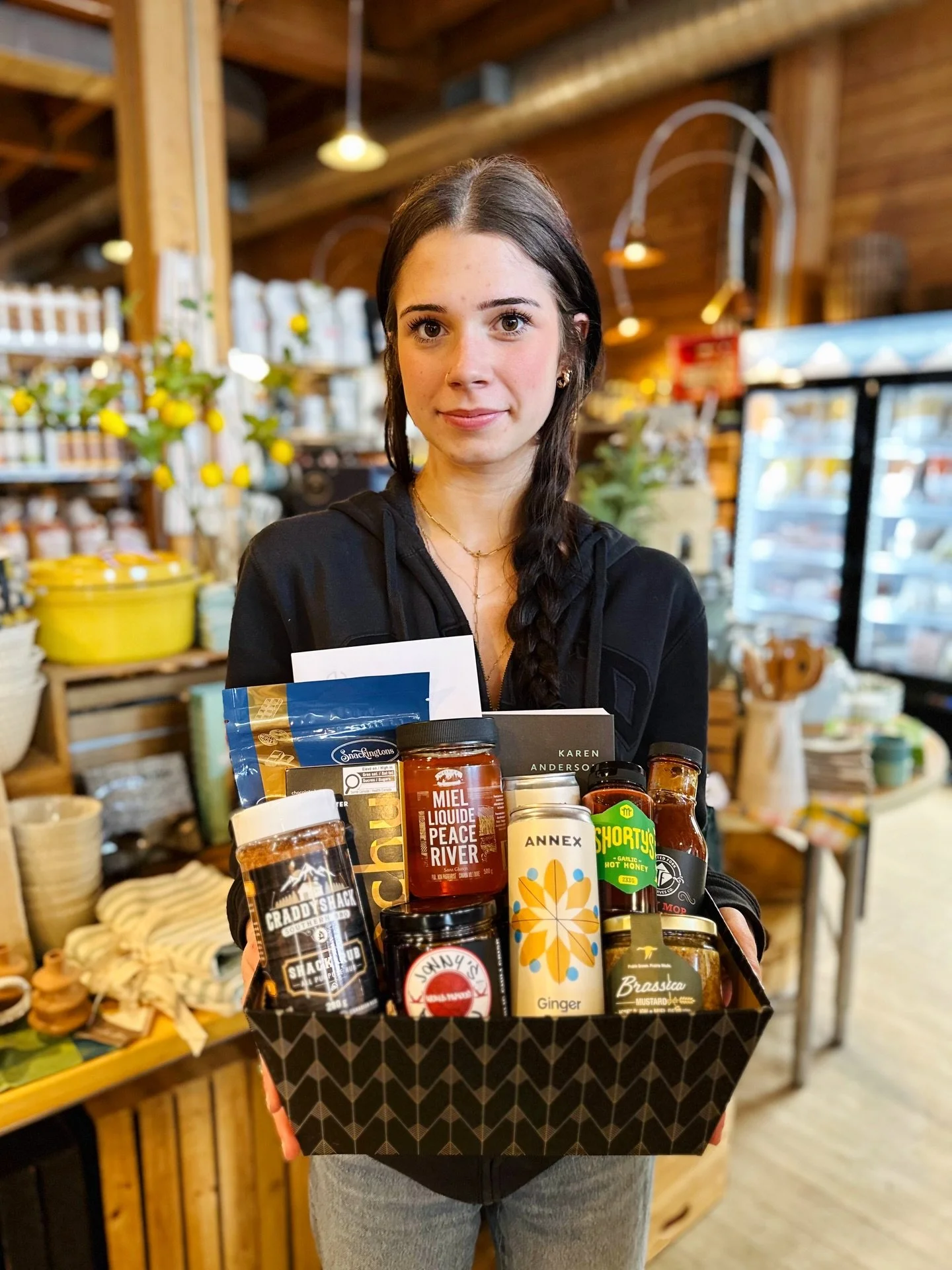 ✨Whether you are looking to acknowledge a special occasion, show your appreciation, or simply offer a little pick-me-up, our gift baskets are simply delicious!

We create custom gifts that are beautiful, unique, and always appreciated! 

Pictured her