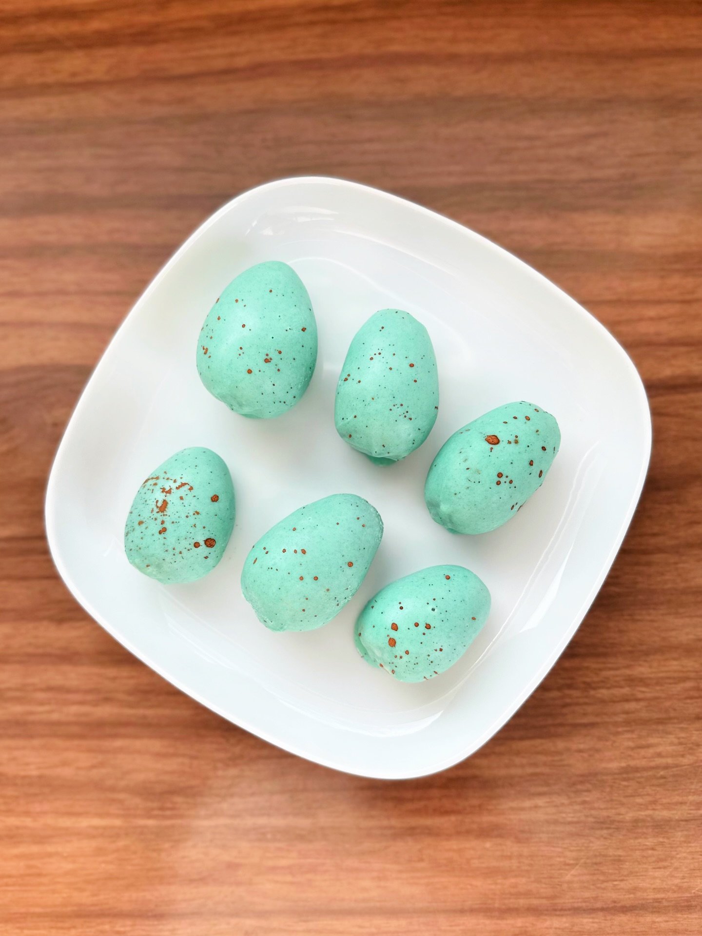 ✨🪺The Recipe of the Week is here! 

If you like peanut butter and chocolate, then you will love these pretty little treats. They are fun, festive, and incredibly delicious; they are Peanut Butter Easter Eggs. Yum!

For the complete recipe (created b