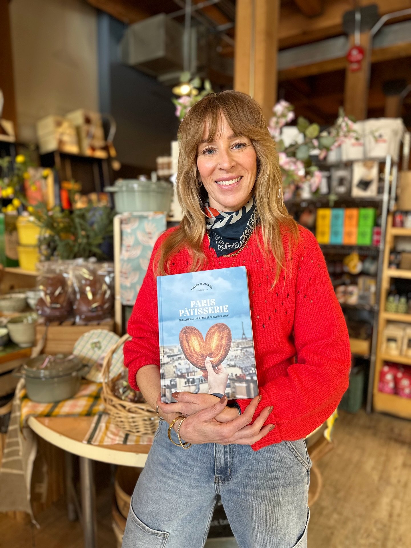 🇫🇷🥐 Parisian pastries? Bien s&ucirc;r!

Pastry chef and baker @arnaud_delmontel shares the sweet side of the city he calls home in his book &ldquo;Paris Patisserie: 70 Recipes at the Heart of Parisian History.&rdquo; 

This beautiful book explores