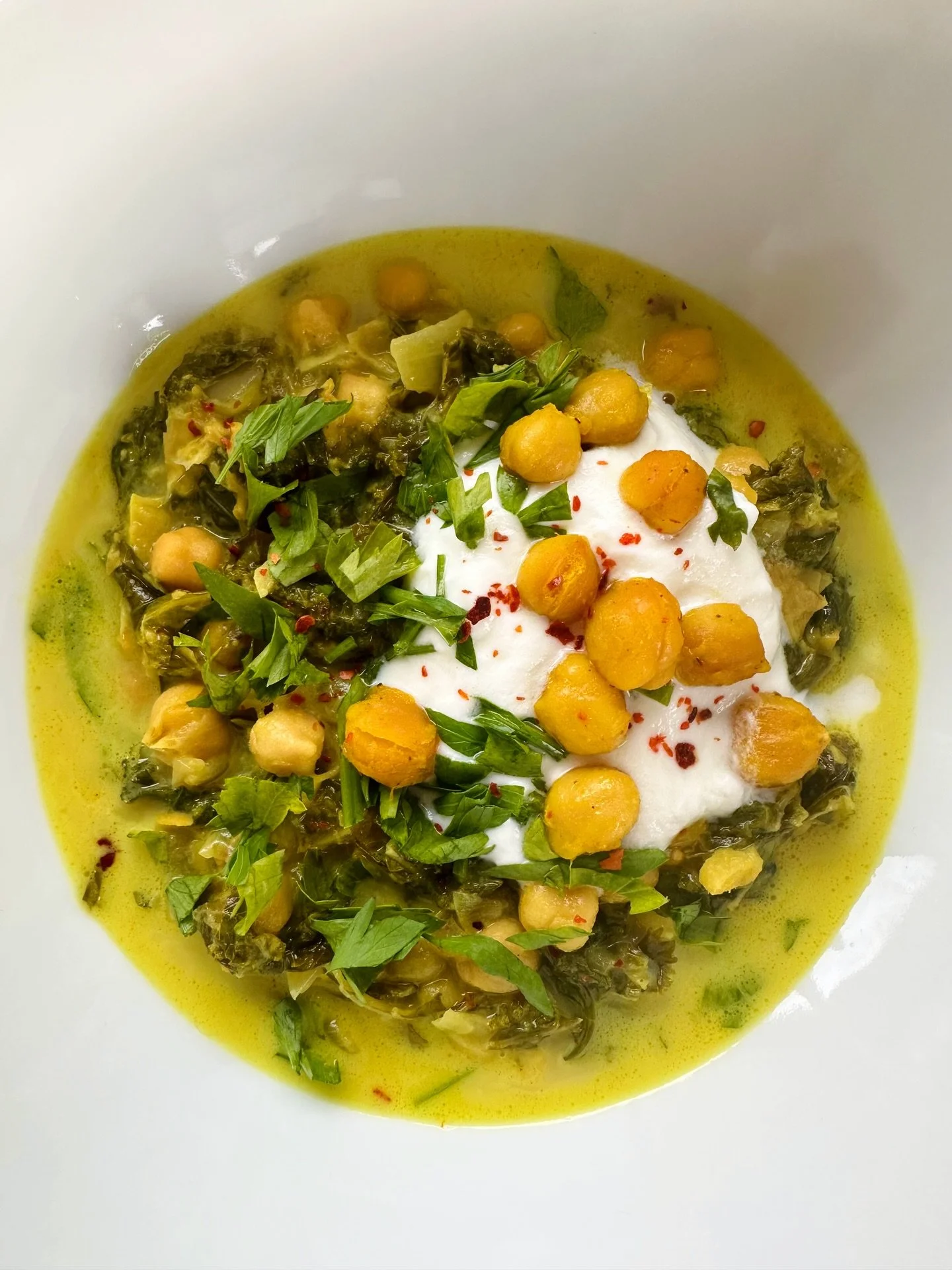 ✨The sun is shining and the weekend is here! Our Recipe of the Week is a lovely spring supper. Bright and colourful, filled with flavour, and easy to make, we hope you enjoy this Spiced Chickpea Stew with Coconut and Turmeric. Yum!

Find the recipe, 