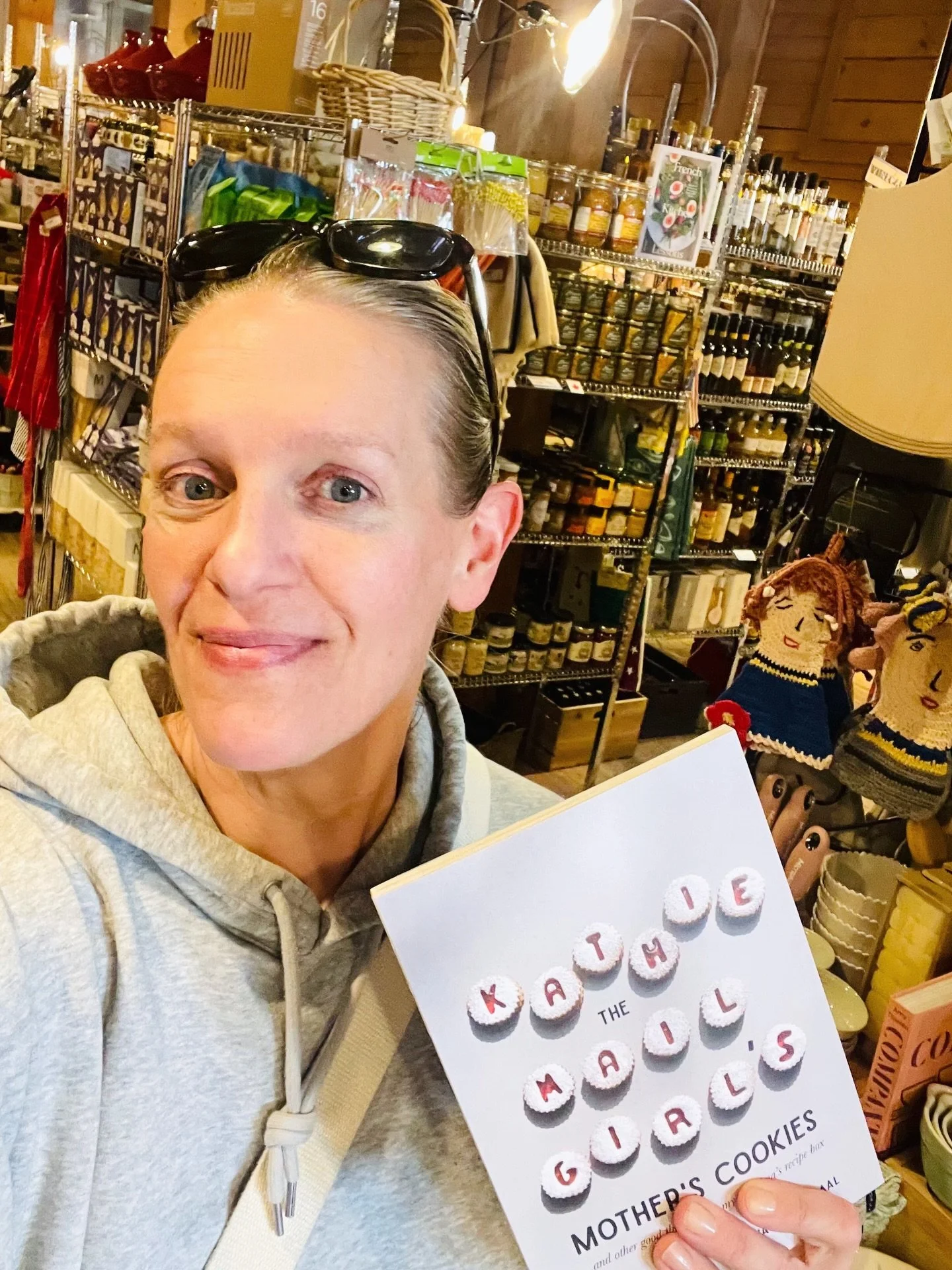 ✨A Launch Party with Julie Van Rosendaal!

Join us as we celebrate Julie&rsquo;s new book &ldquo;Kathie the Mail Girl&rsquo;s Mother&rsquo;s Cookies ...and other good things from my grandma&rsquo;s recipe box!&rdquo;

Wednesday, May 20
6:30 to 8:30 p
