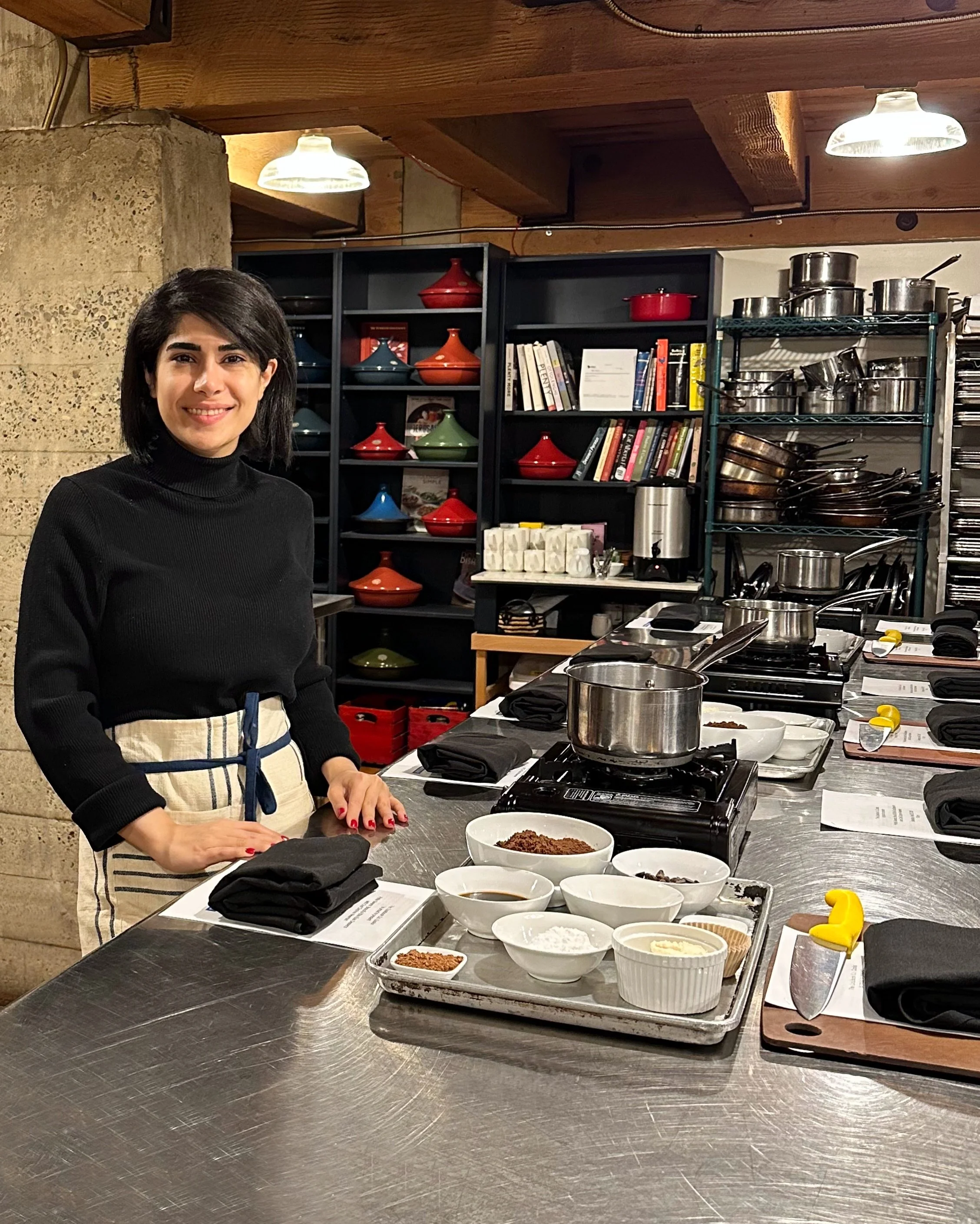 ✨Kitchen parties are the best! 

Are you looking for a unique team-building activity? Consider a cooking class!

Get out of the office, roll up your sleeves, and cook with your colleagues. Prepare a fabulous multi-course meal as a group, then sit bac