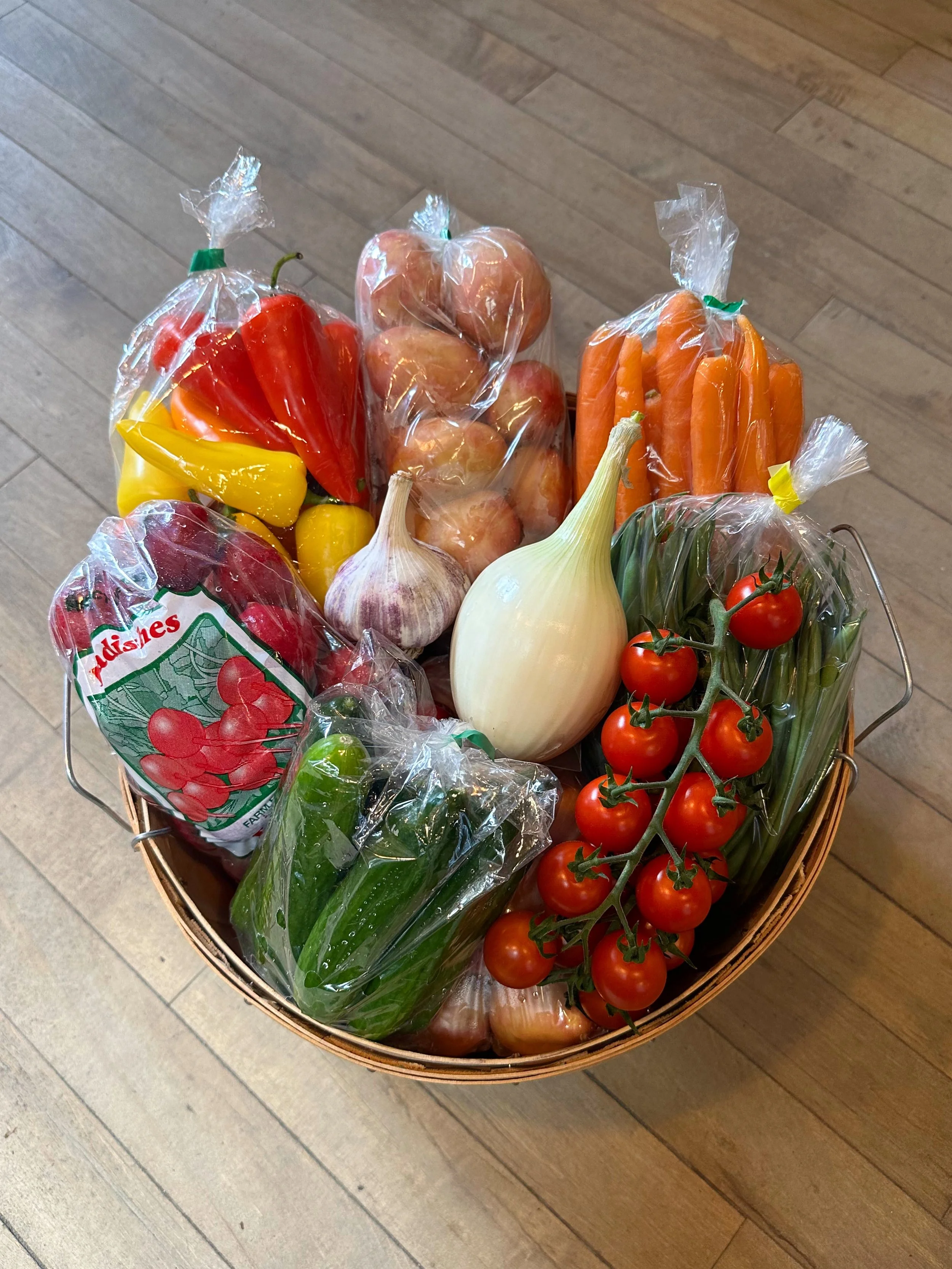 ✨Looking for some lovely local produce? 

Our selection of goodies from @gullvalleygrowers and @panoramayyc arrives fresh every Thursday!

🍅🥕🥔🥒🧅🫜🧄🍅🥕🥔🥒🧅🫜🧄🍅🥕🥔🥒🧅

Available in the store, as of today:

&bull; Cherry Tomatoes
&bull; Min