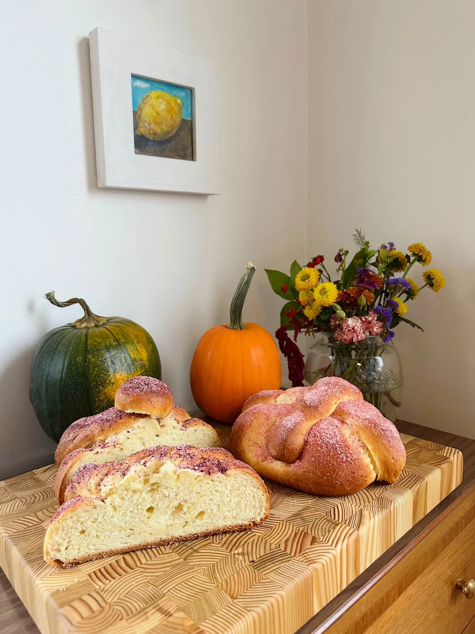 ✨ The Recipe of the Week is a popular offering for Day of the Dead celebrations. Similar to panettone and hot cross buns&mdash;but without the dried fruit&mdash;this Mexican bake is sweet, soft, light, and tender. We hope you enjoy this recipe for Pa