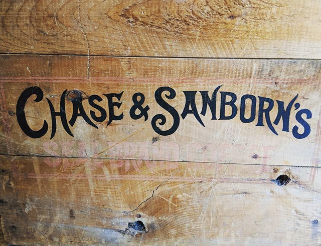 Type inspiration post! How gorgeous is this lettering? #type #typer #typography #typespire #typespiration #typematters #typetherapy #typeart #typeappreciation #handlettering #handlettered #handdrawn #handdrawntype
