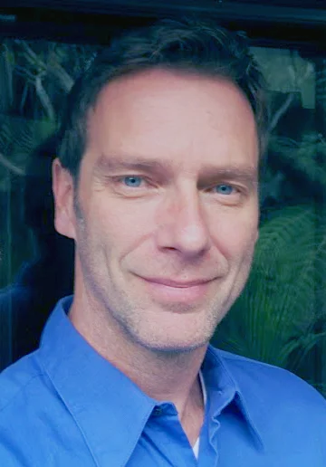 René Kuys NZ Operations Director Responsible for the Operations and Business Development with Sunergise in NZ, René has been professionally involved with solar solutions in California and New Zealand. With a background in electronics and computing, René has run IT projects for the largest visual effects houses including ILM, Sony and Weta Digital, garnering many accolades along the way. Before starting with Sunergise, René managed a 2000 acre off grid working property for a San Francisco non-profit and organised the logistics of up to 10,000 volunteer hours per year.