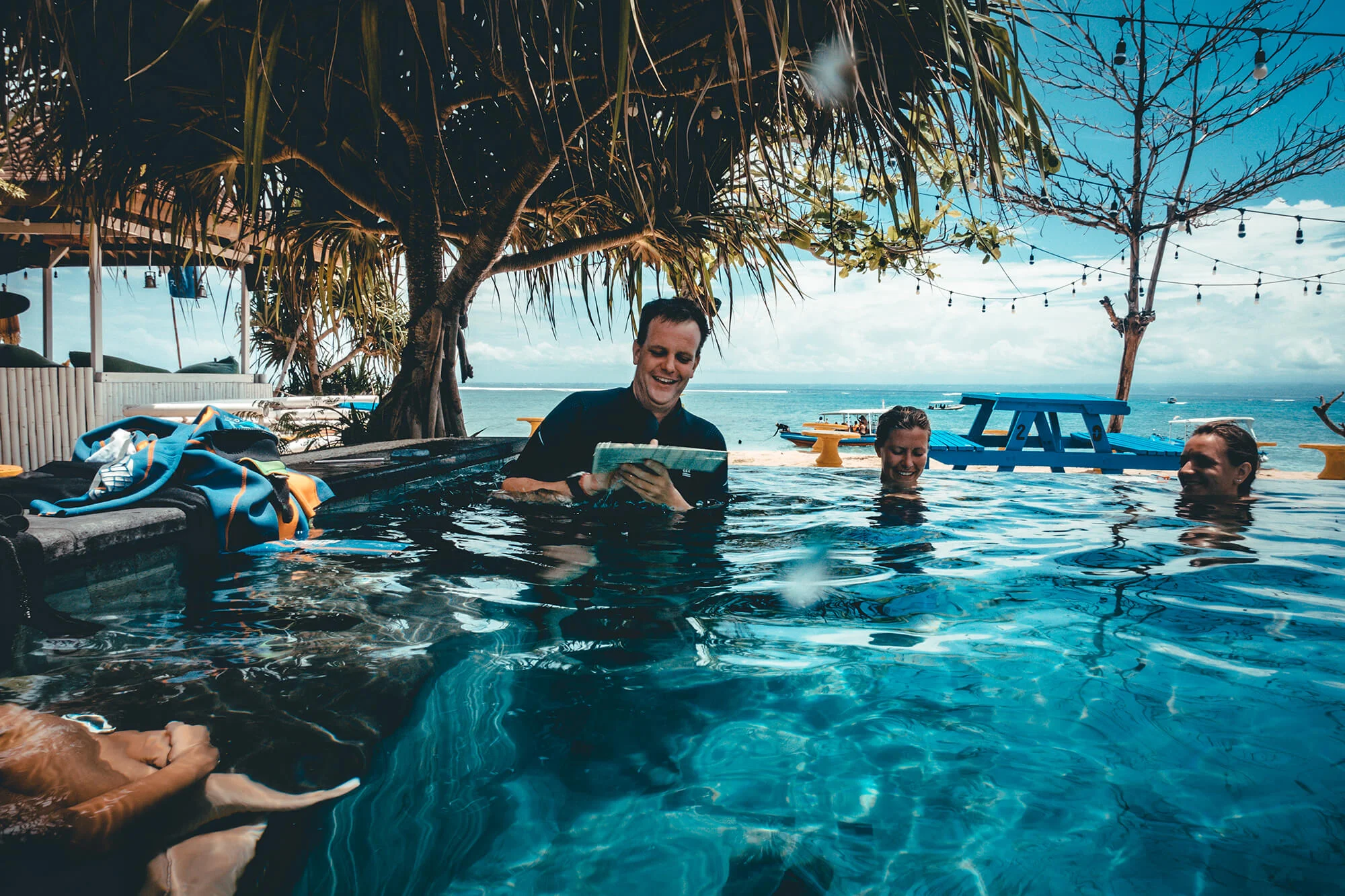 BlueCornerDive_Bali_IDC_Overview_NusaLembongan_2000px.jpg