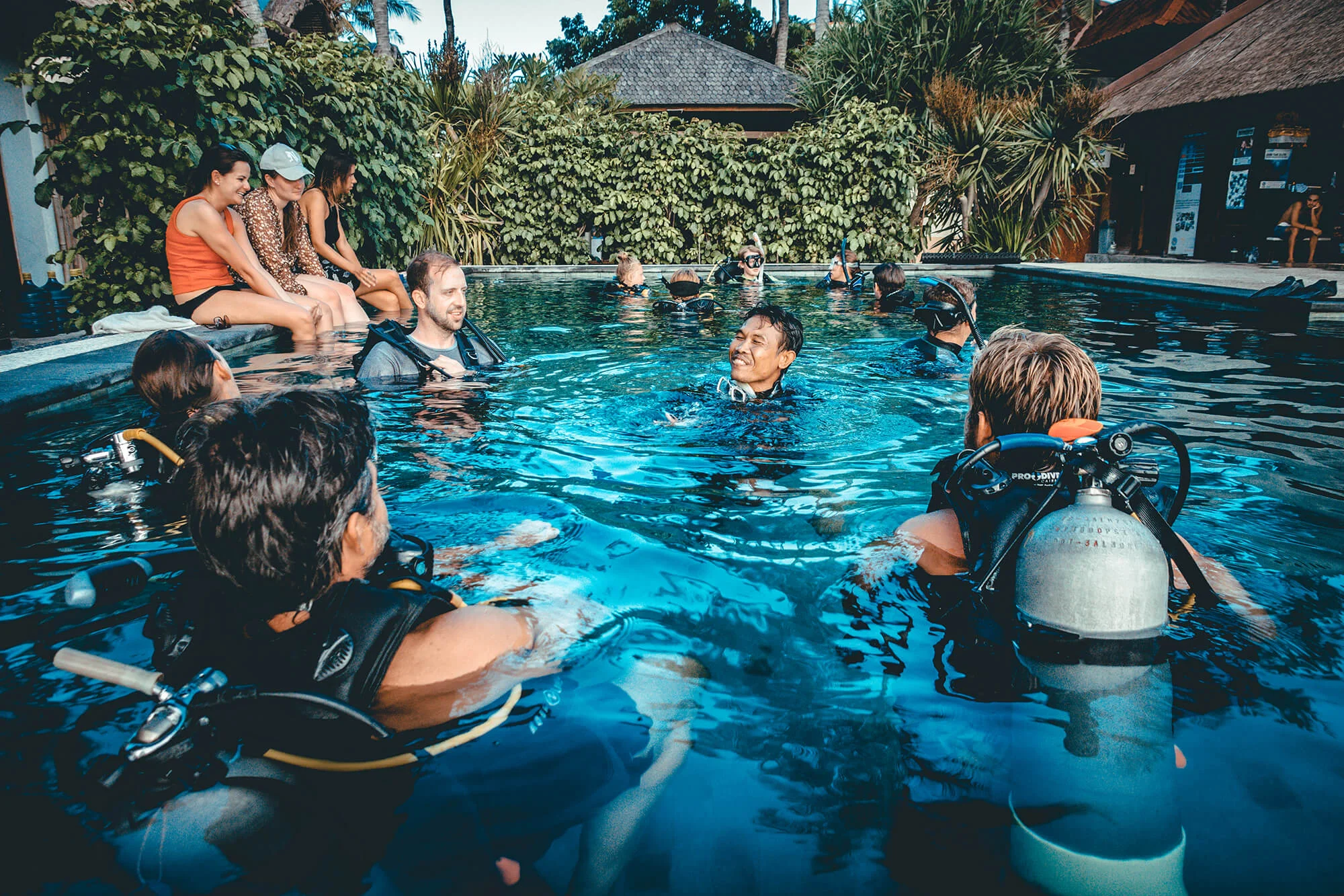 BlueCornerDive_Bali_IDC_Overview_Bahasa_2000px.jpg