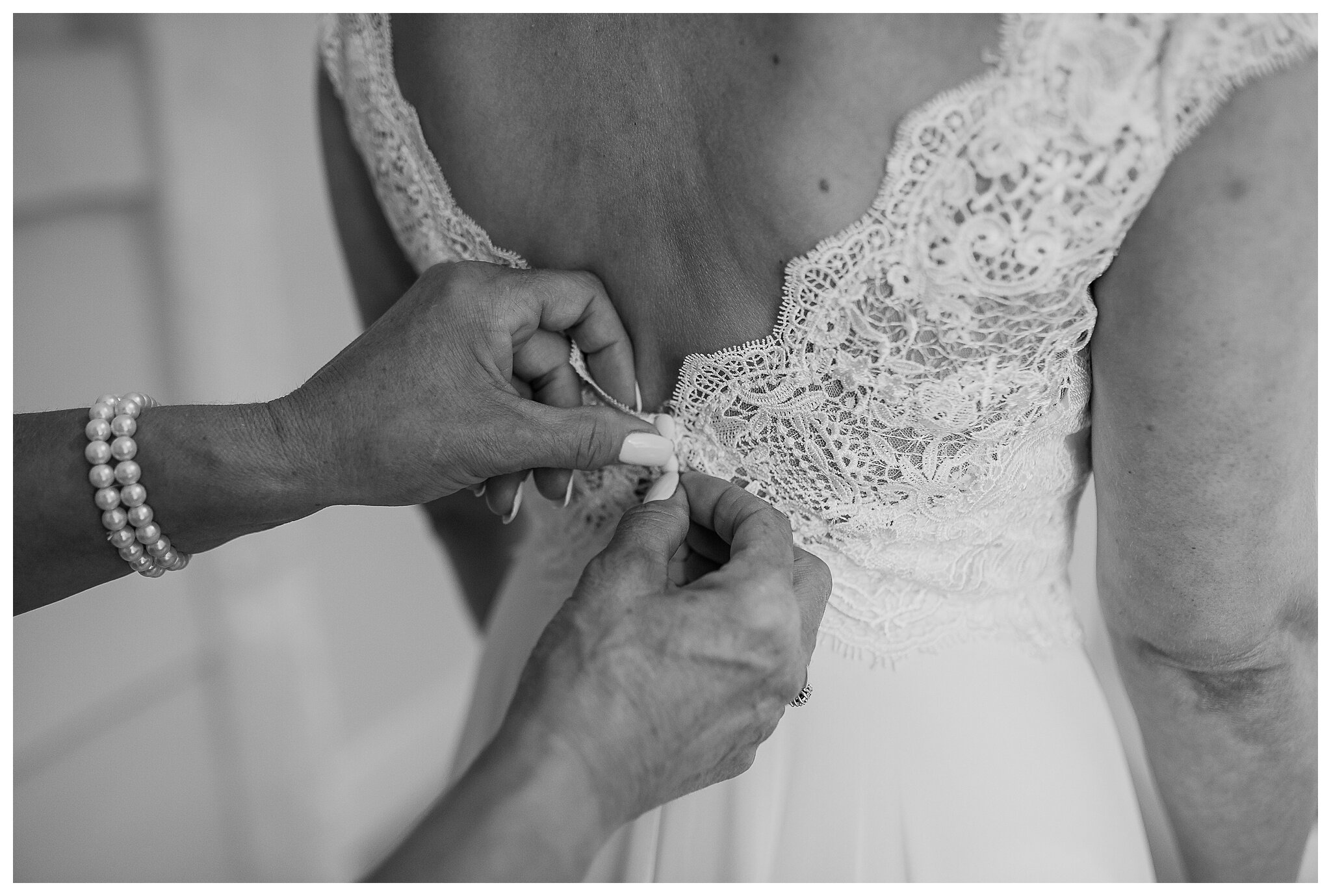 lk wedding photographer_ Houchins wedding_ Essex wedding_ natural photographer_ documentary wedding wedding_ Norfolk wedding photography_ relaxed wedding photography_0037.jpg