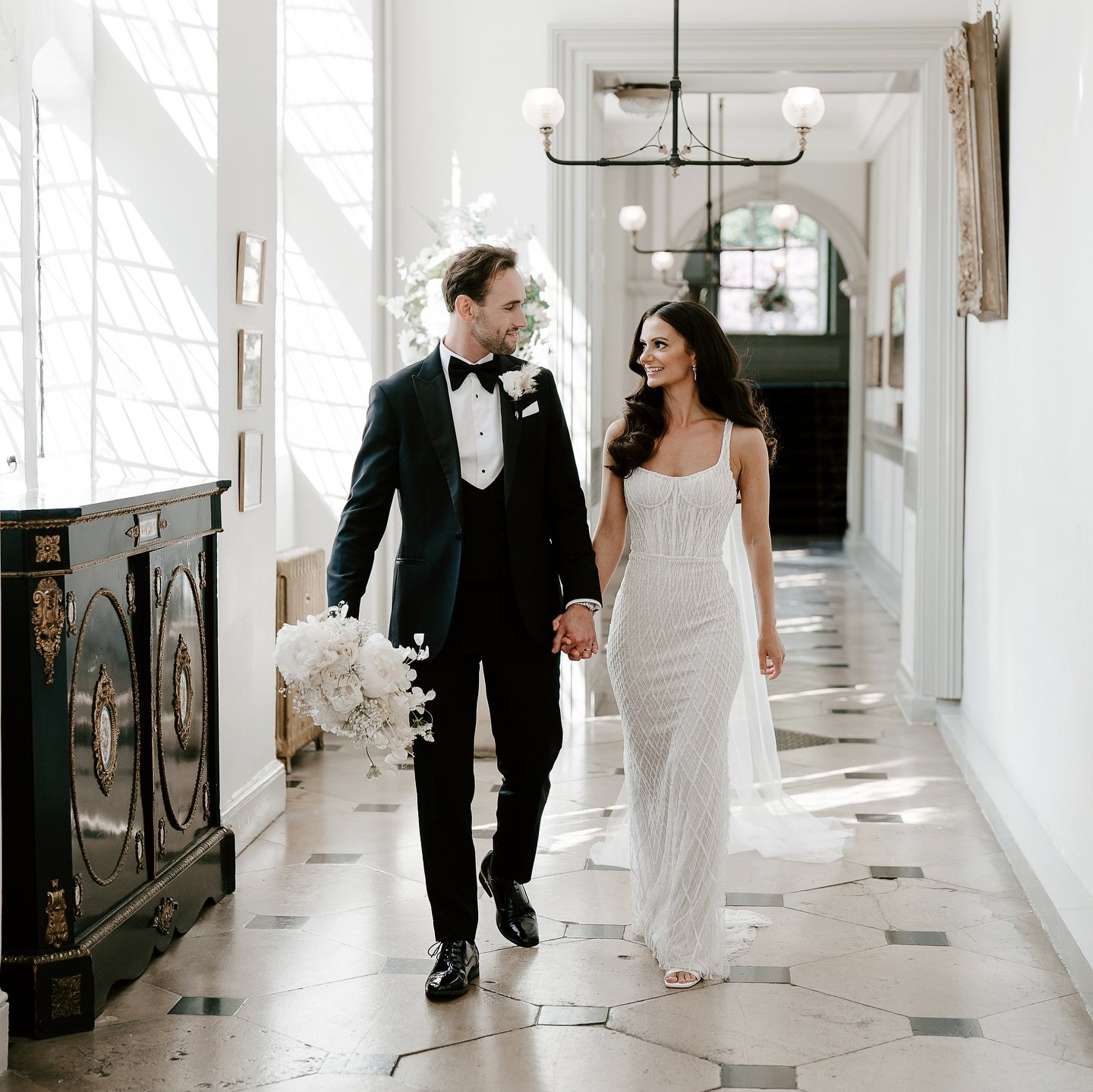 E&amp;M looking uber relaxed on their wedding day&hellip; and I always love a cheeky little dress change into the evening.. 🔥

#weddinginspiration #weddinginspo #blacktiewedding #editorialwedding #luxuryweddingphotographer #emmabeaumontbride #bridal