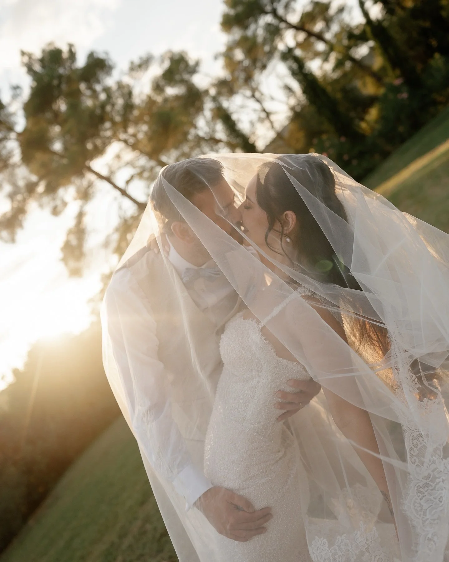Ellie + Jack at the stunning @chateaudemalmont! 

A beautiful French wedding with Bridgeton vibes for Ellie &amp; Jack&rsquo;s wedding with vineyards stretching as far as the eye could see, and the smooth sounds of live music from the incredible  @ad