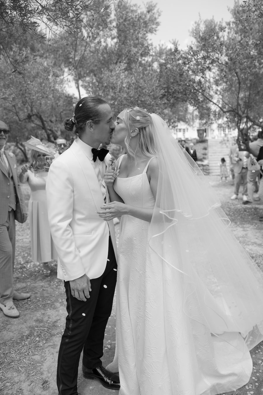 Romantic-Château-Wedding-South-of-France-Destination-Wedding-Photographer-Ellen-and-Ethan-06286.jpg