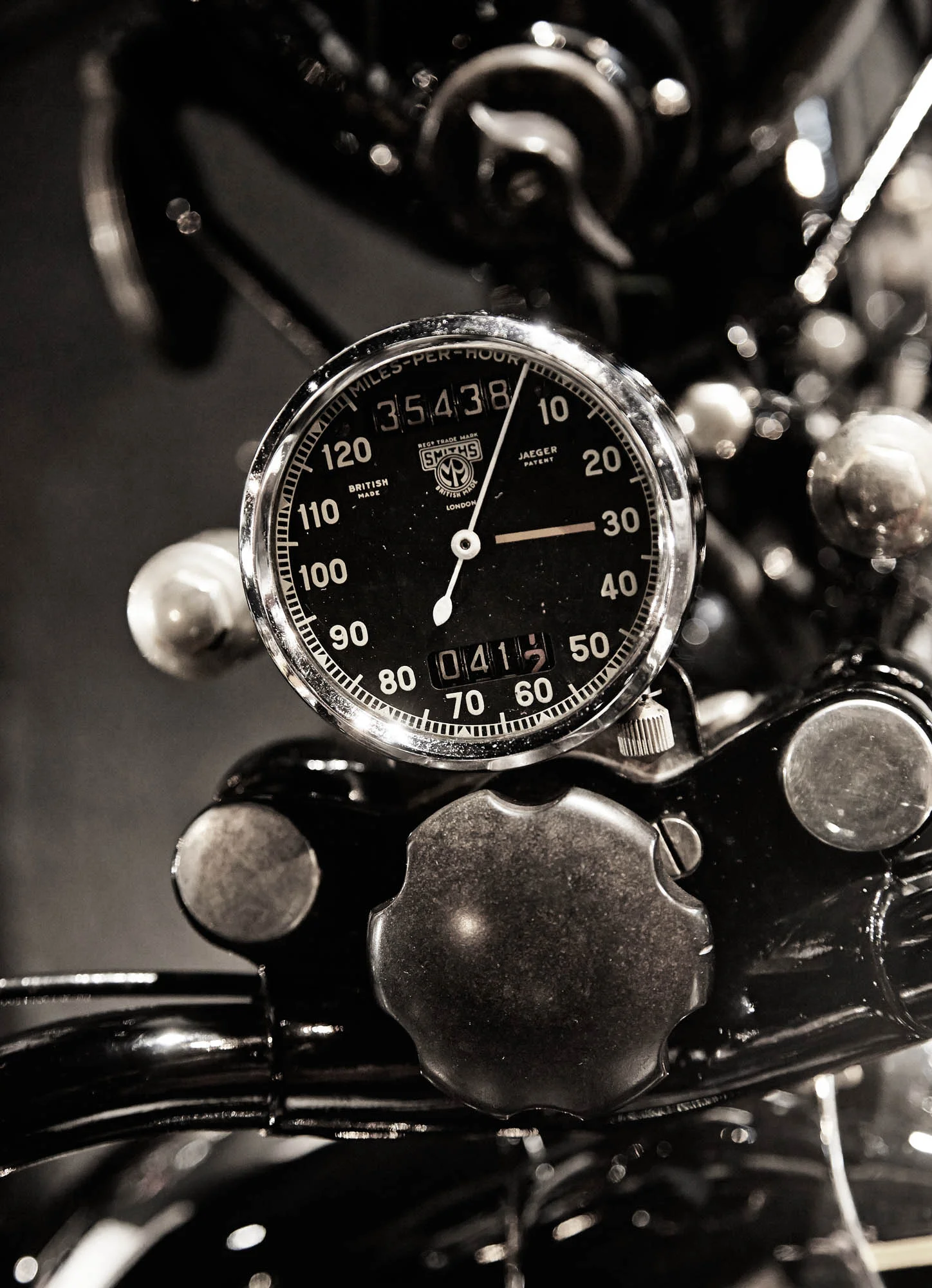 BROUGHSPEEDO_1f1.jpg