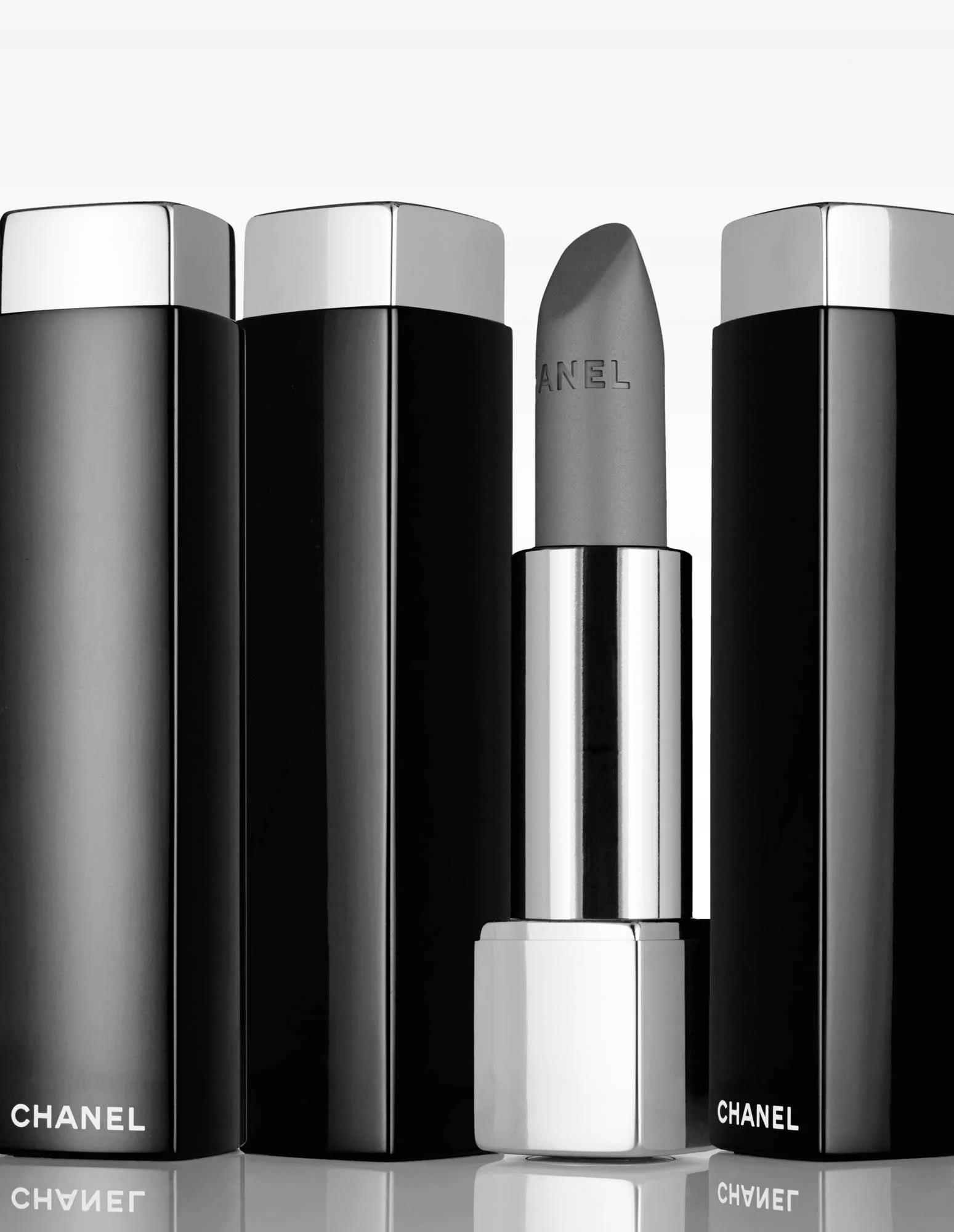 chanel-lip-a5F1BW.jpg