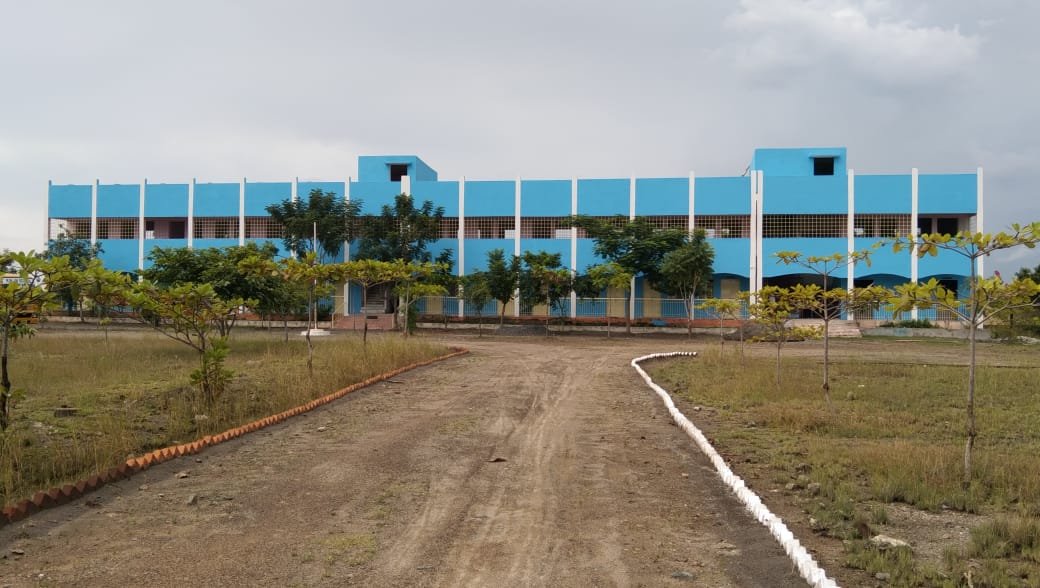 EMTSCHOOL3.jpg