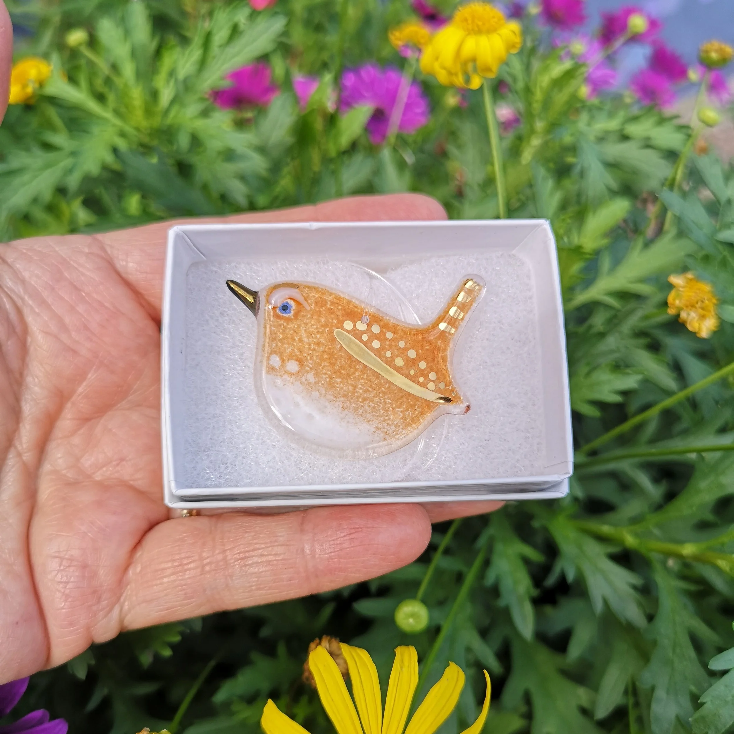 Little glass wren hanging decoration with gold lustre detailing in small gift box.