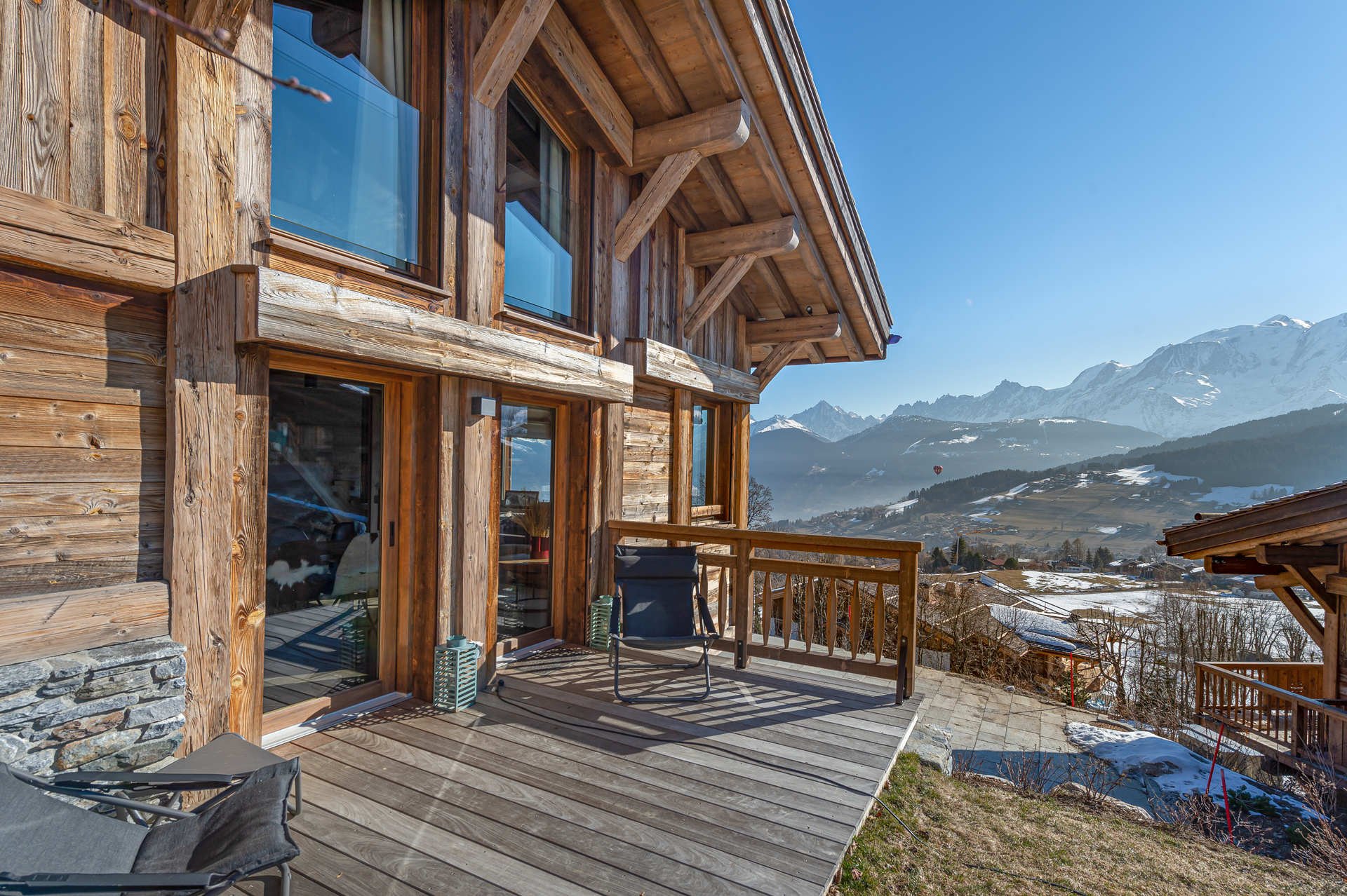 Mesmerising chalet for six with exceptional views-3.png