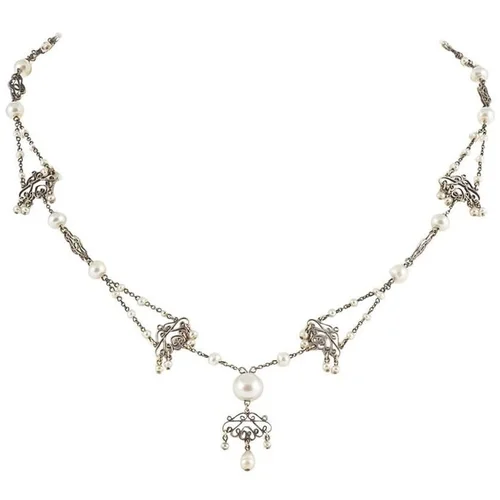 Delightful Edwardian filigree and glass pearl necklace, French, c1910.