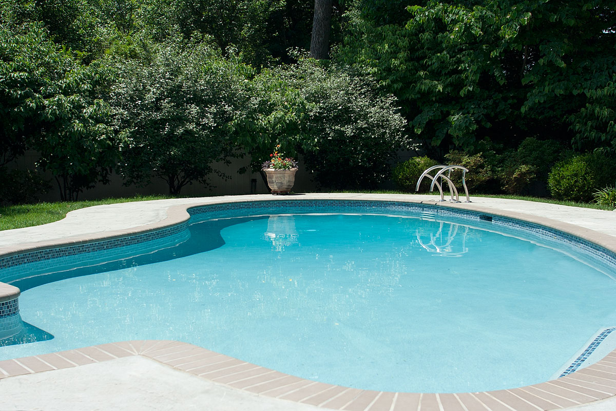 New Jersey pool clean and serviced