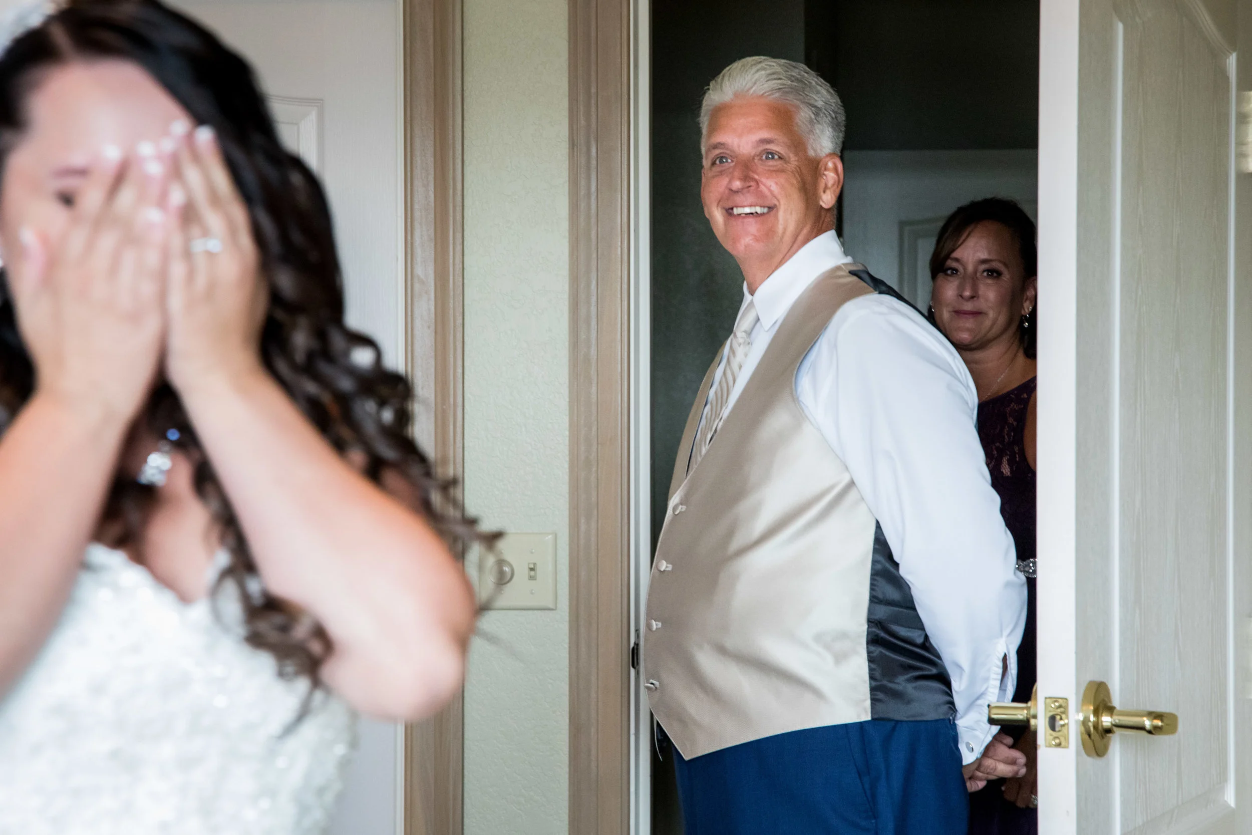 bride and father first look