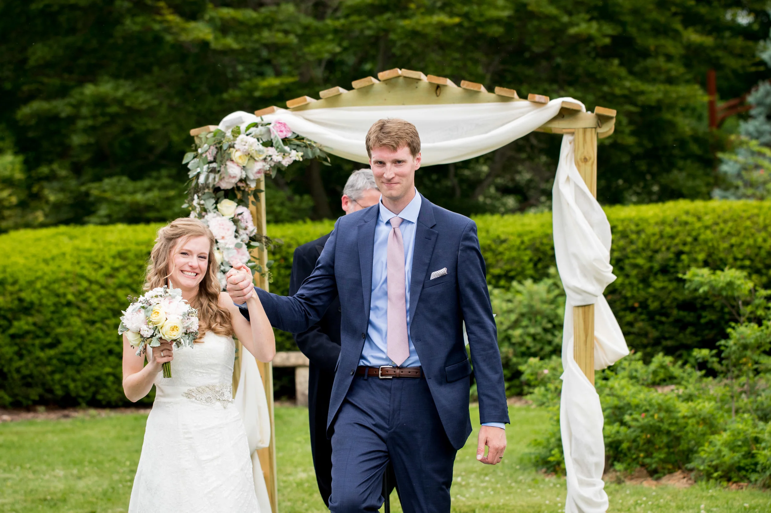 outdoor wedding ceremony at the uw arboretum