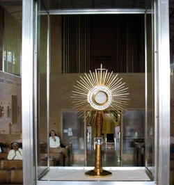 vocation-monastrance.jpg