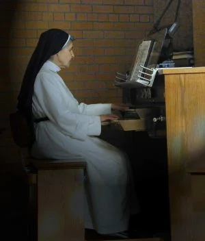 Savior-at-organ for web.jpg
