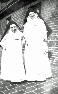 Mother Mary of the Blessed Sacrament (left)with Mother Mary of the Sacred Heart.