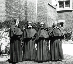 Outside Sisters, SM Jesus is at left center and SM Immaculata is at right center