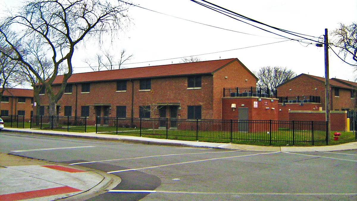 Altgeld-Gardens-Apts-2.jpg
