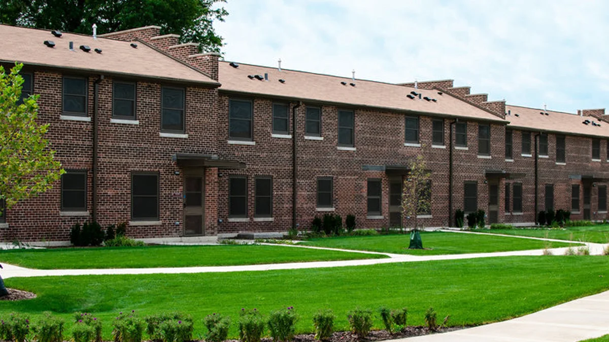 Altgeld-Gardens-Apts-1.jpg