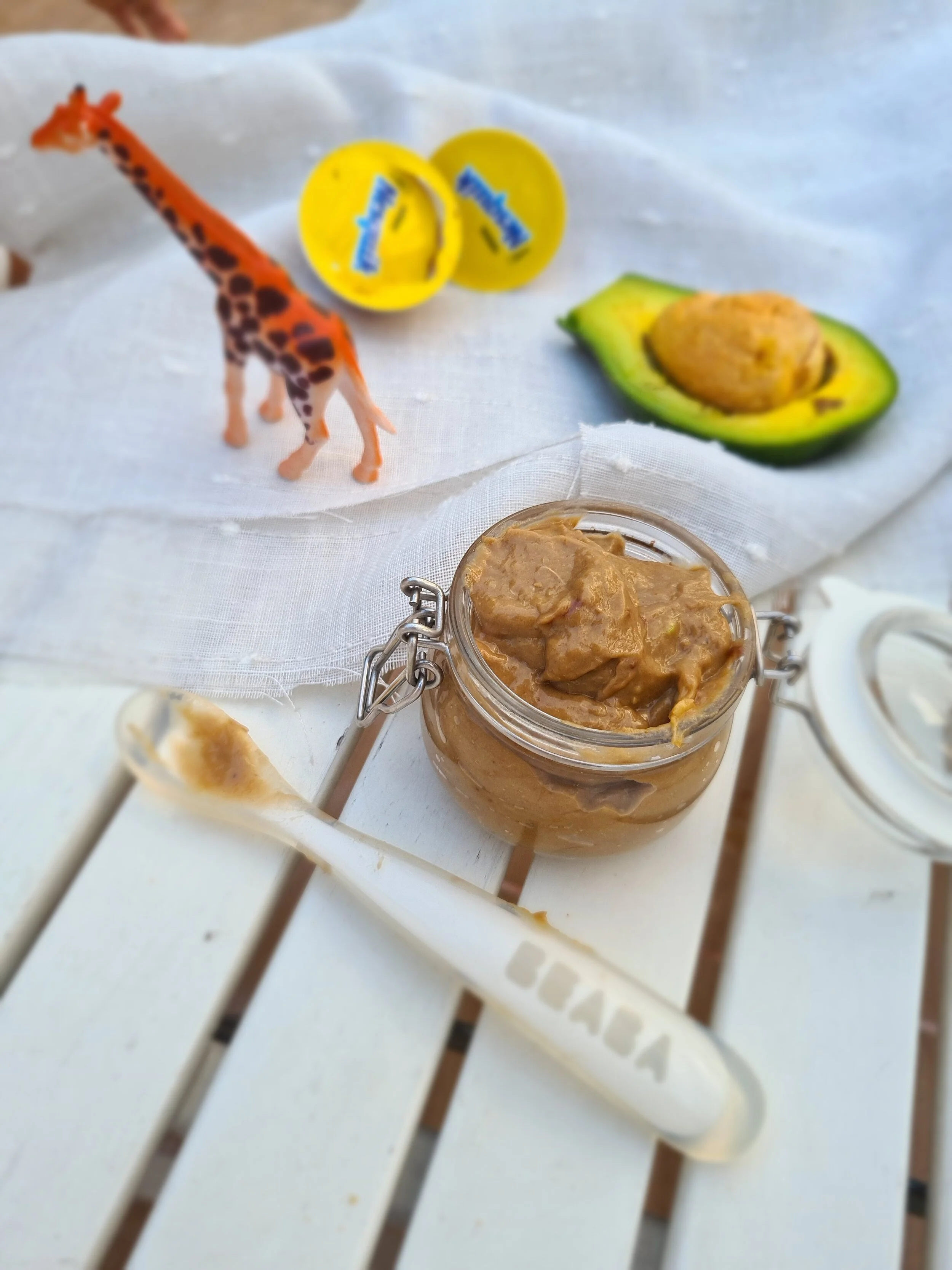 Receta para bebés: pudín de aguacate, guineo y chocolate