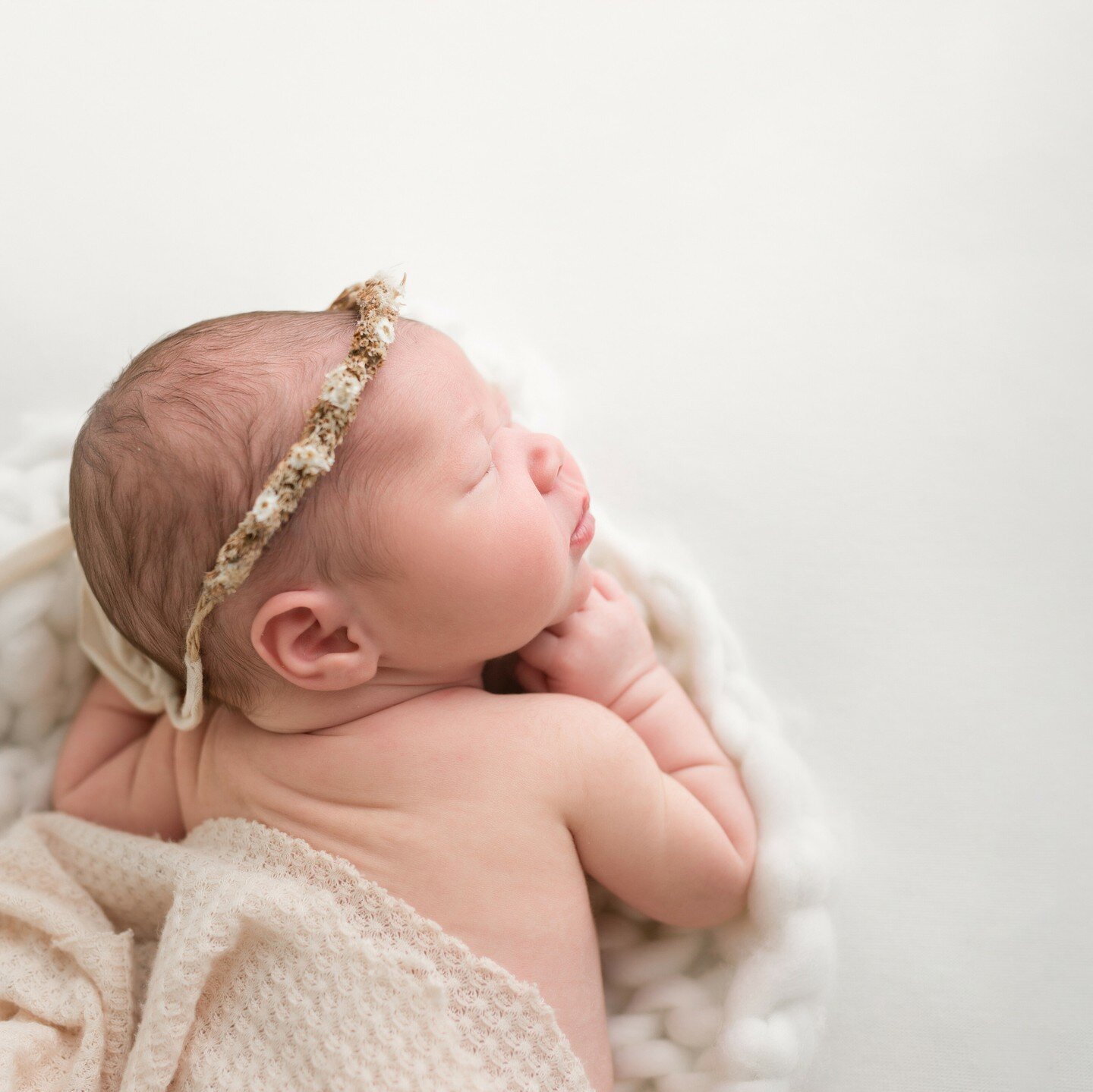 The sweetest view 🥰

Don&rsquo;t forget to book your newborn session before baby arrives! Securing your spot in advance helps us coordinate and prep for a successful session, regardless of when baby decides to come. Bring on the spring babies! 

*
*